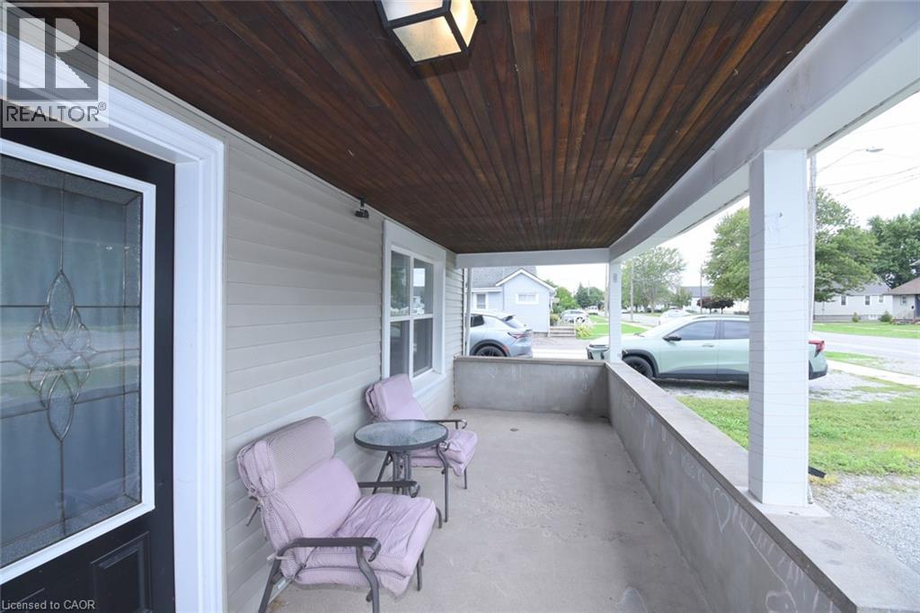 58 Wellington Street Property Photo 4