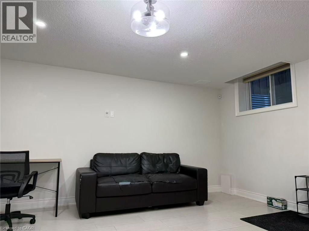 117 Eaglecrest Street Property Photo 3