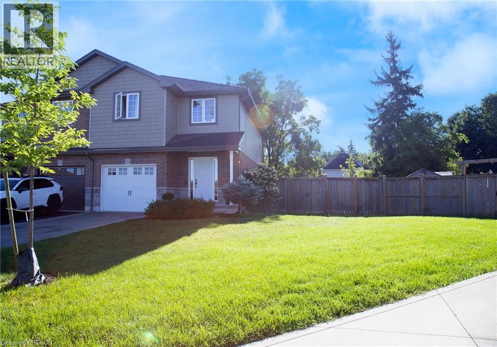 104 Macneil Court Property Photo 1
