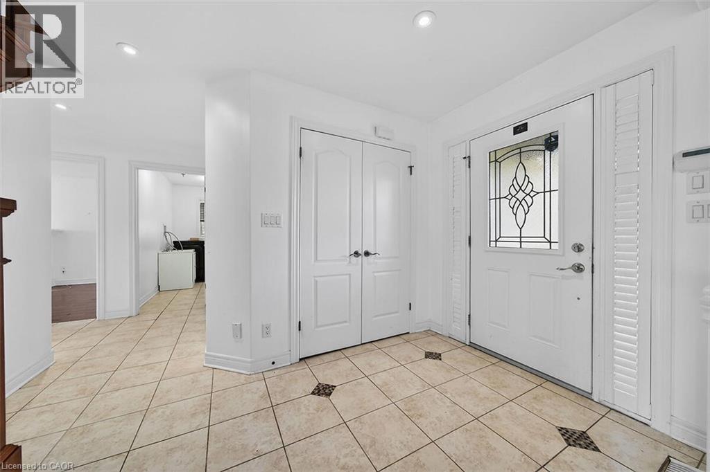 9128 Hendershot Boulevard Property Photo 4