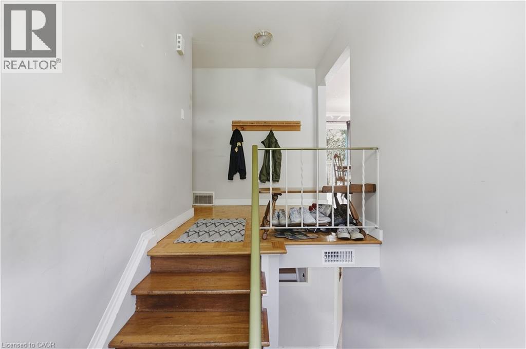 122 Greenbrier Drive Property Photo 4