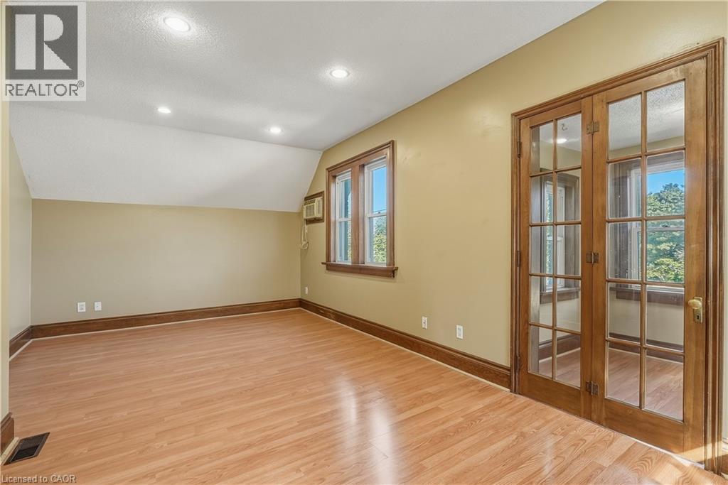 84 West Avenue S Property Photo 22