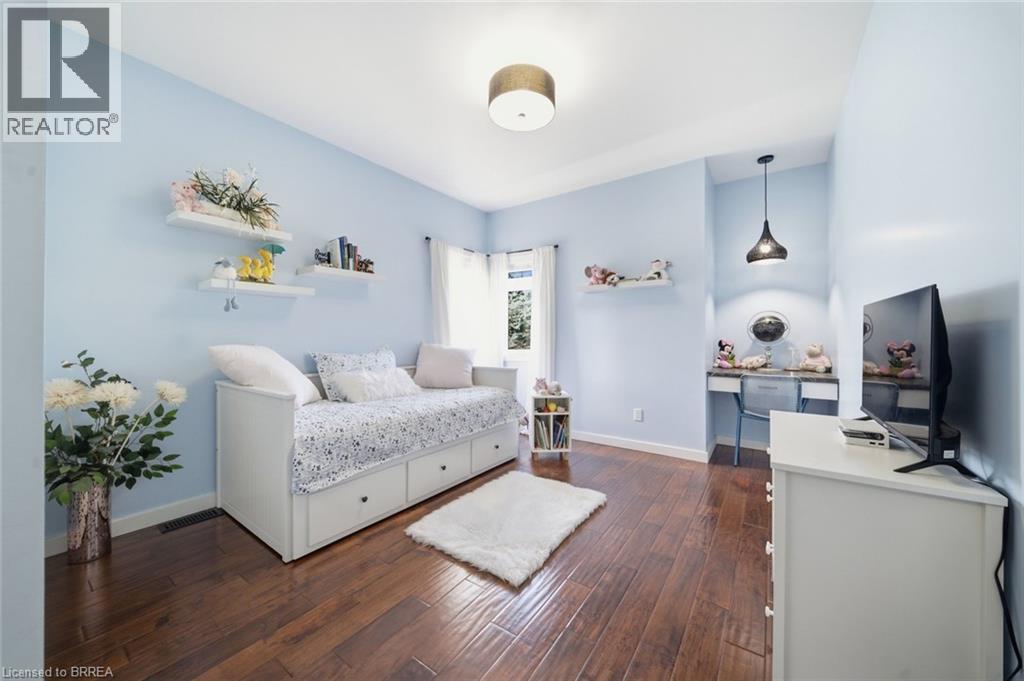 301 Cockshutt Road Property Photo 10