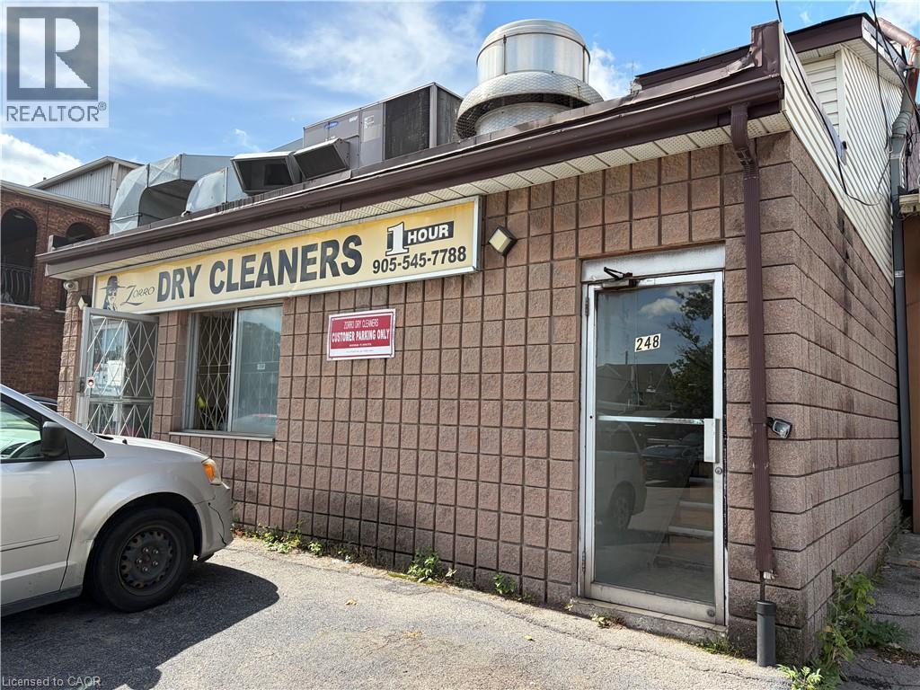 246-248 Ottawa Street N Property Photo 14