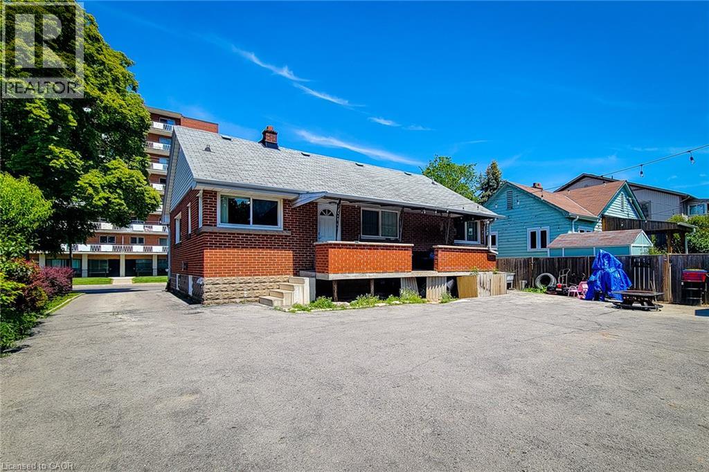 29 King Street W Property Photo 21