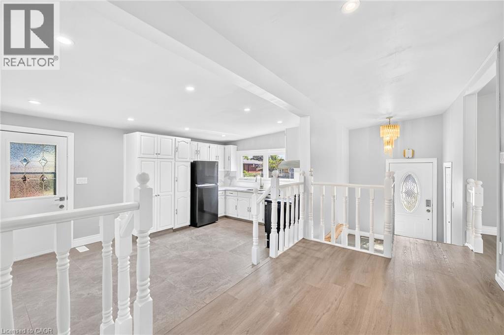 96 Fielding Crescent Property Photo 3