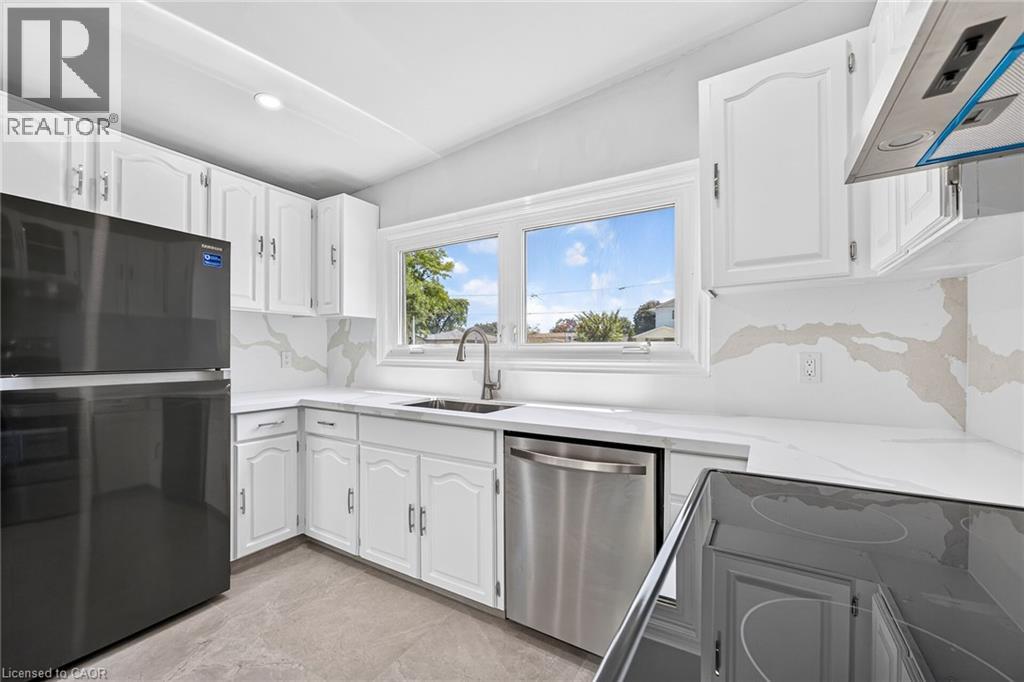96 Fielding Crescent Property Photo 6