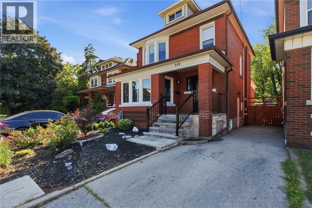 146 Ottawa Street S Property Photo 1