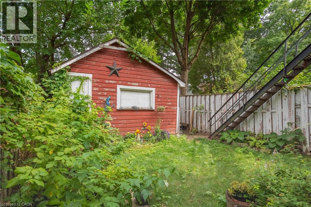 175 Burris Street Property Photo 4