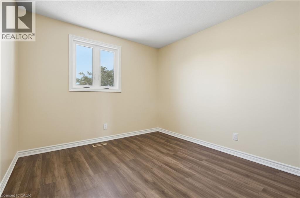 184 Macintosh Drive Property Photo 32