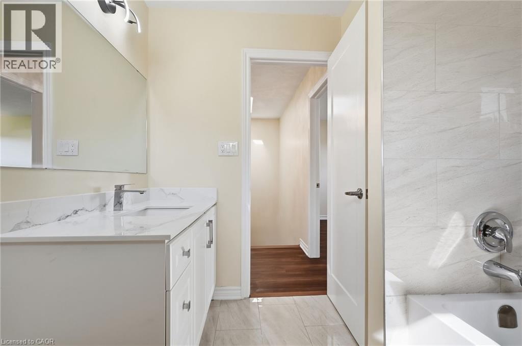 184 Macintosh Drive Property Photo 35