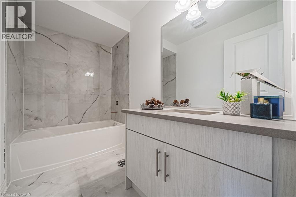 11 Davinci Boulevard Property Photo 24