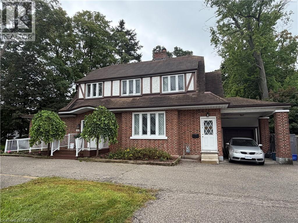 1558 King Street E Unit# Main Level Property Photo 2