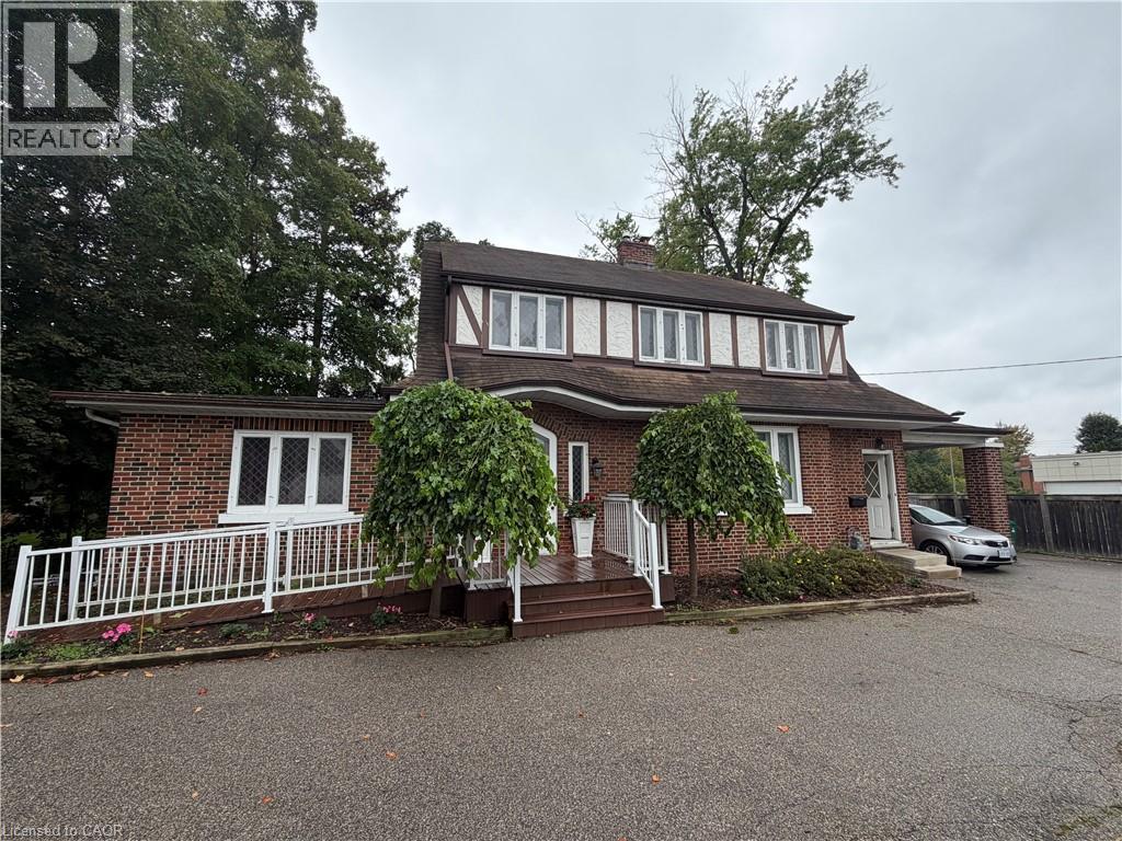 1558 King Street E Unit# Main Level Property Photo 3