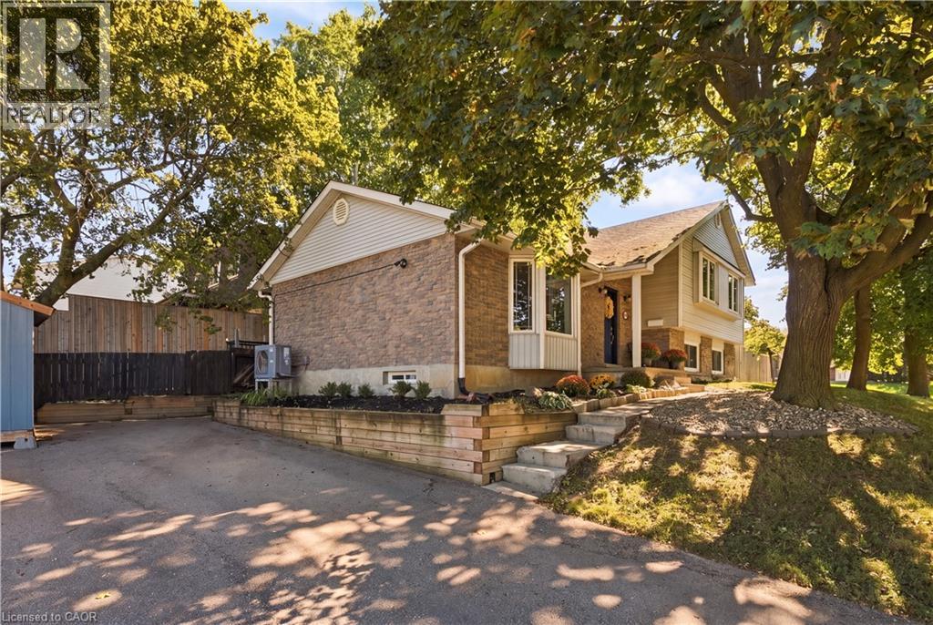 178 Laurentian Drive Property Photo 3