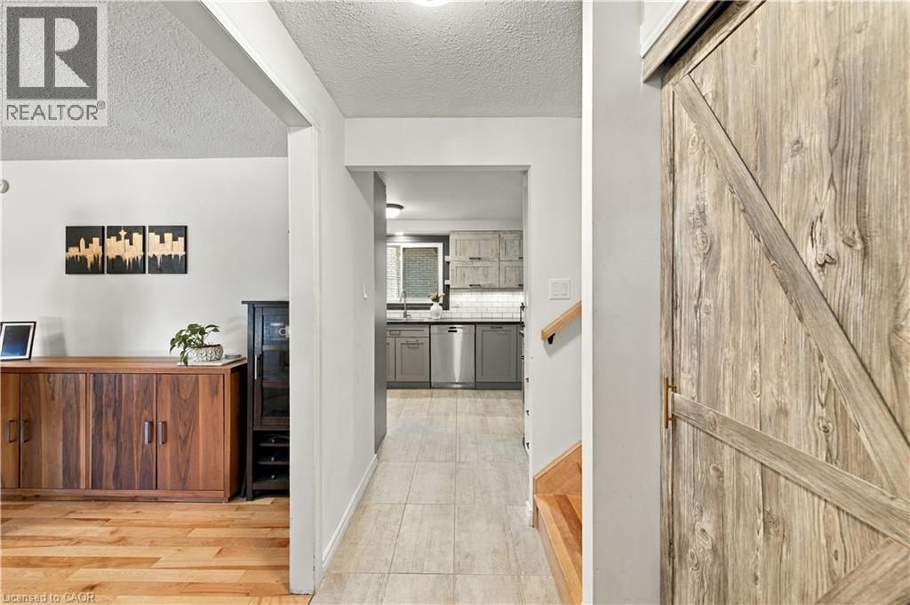 178 Laurentian Drive Property Photo 4