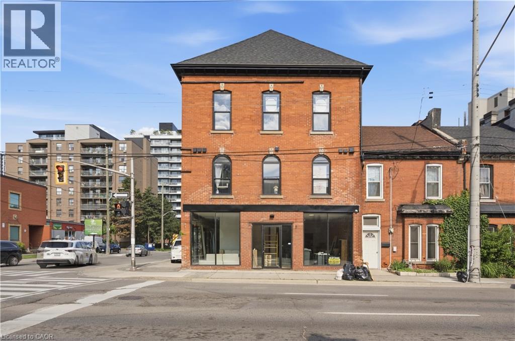 45 WELLINGTON Street N Property Photo 1