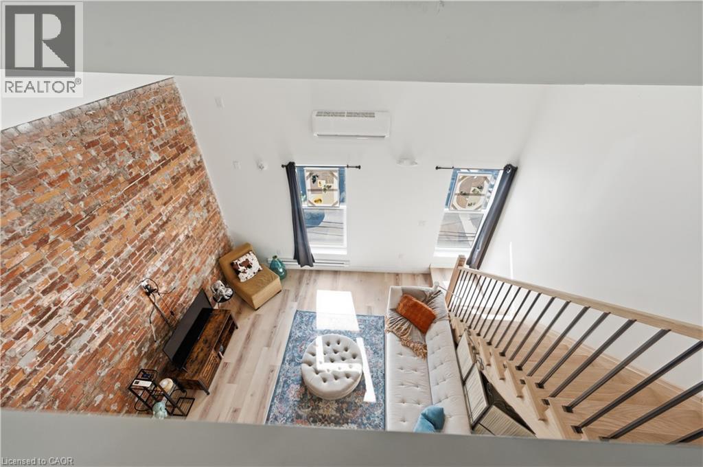 45 Wellington Street N Property Photo 13