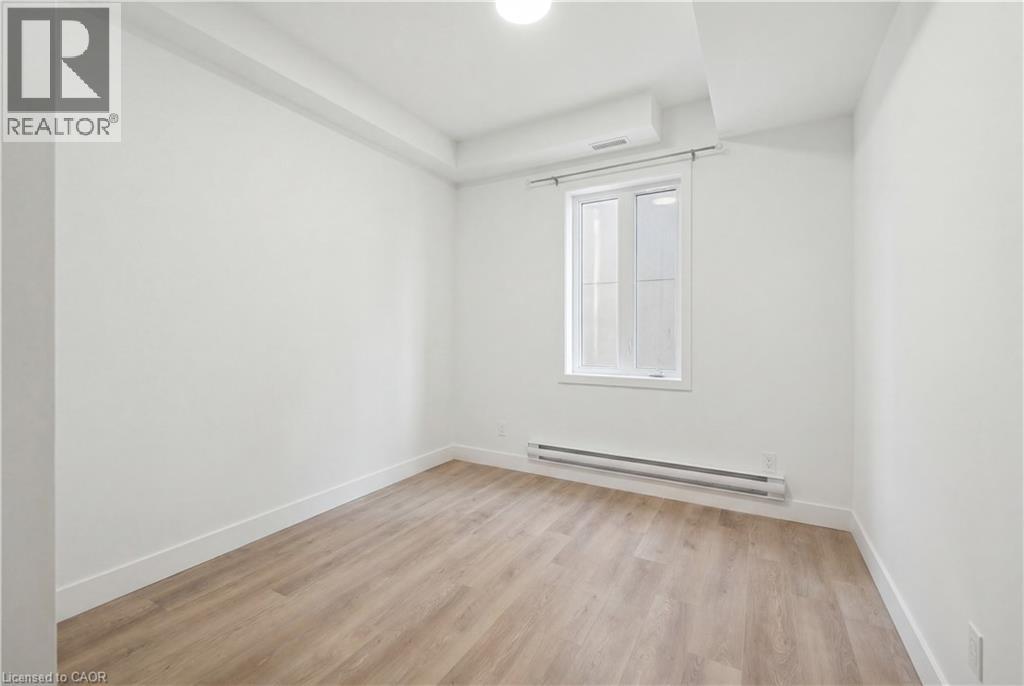 45 Wellington Street N Property Photo 18