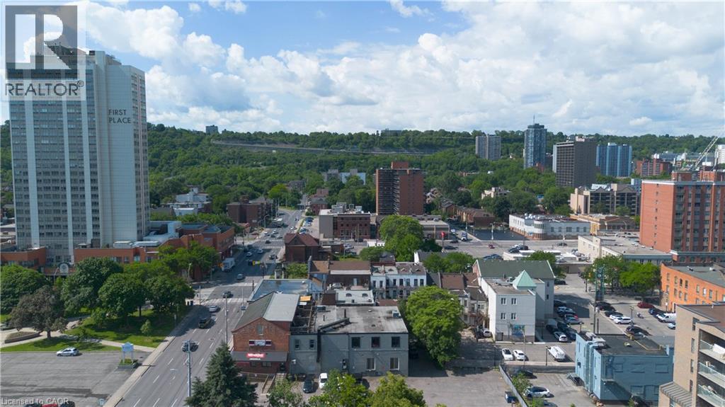 45 Wellington Street N Property Photo 29
