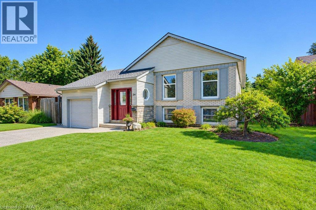 34 WAYNE Drive Property Photo 1