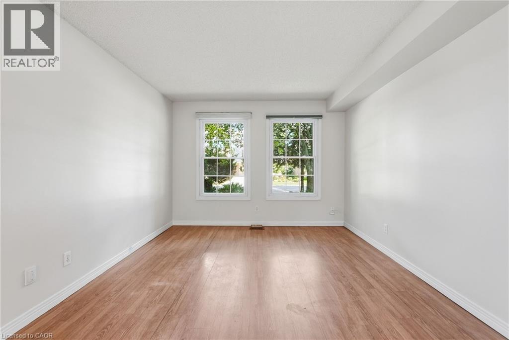 471 Knightsbridge Crescent Property Photo 19