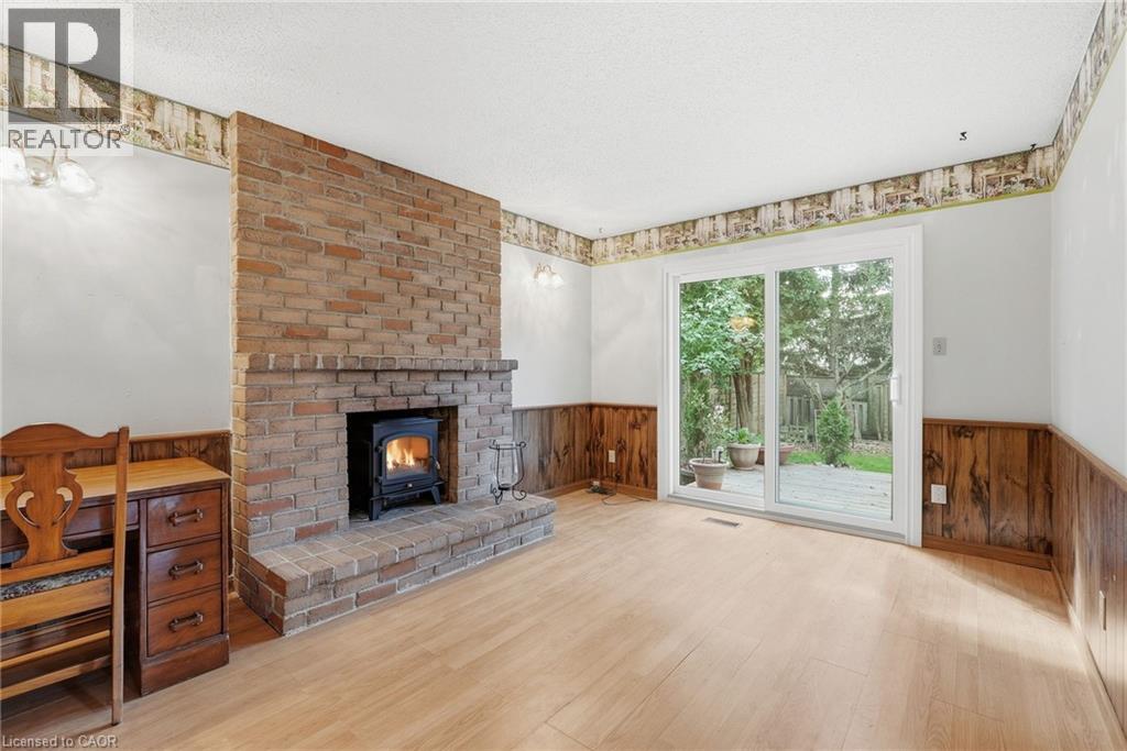 471 Knightsbridge Crescent Property Photo 23