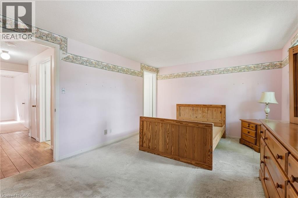 471 Knightsbridge Crescent Property Photo 28