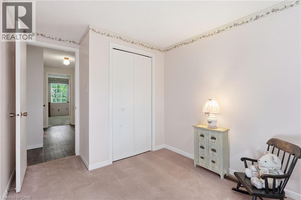 471 Knightsbridge Crescent Property Photo 34