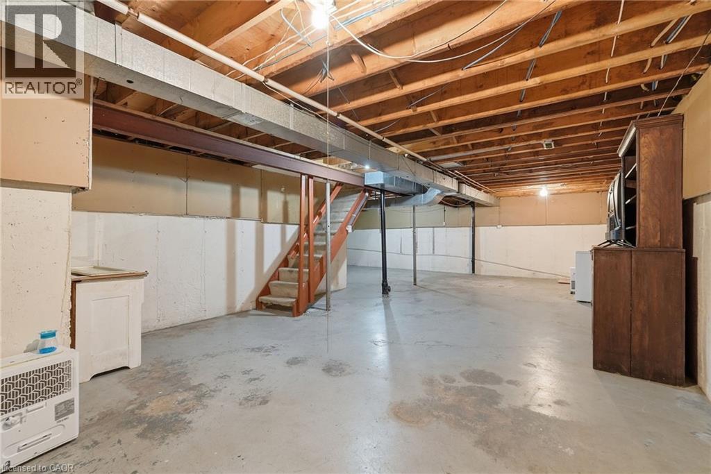 471 Knightsbridge Crescent Property Photo 40