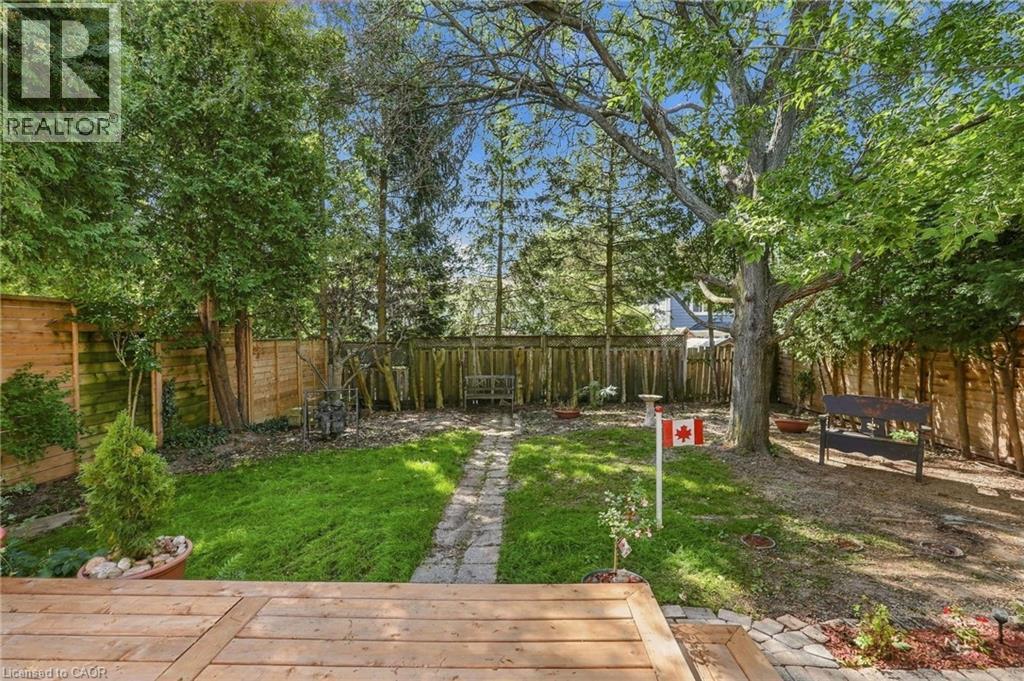471 Knightsbridge Crescent Property Photo 43