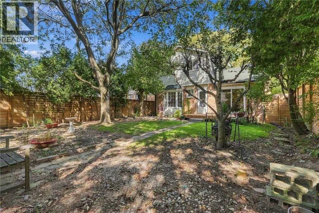 471 Knightsbridge Crescent Property Photo 46