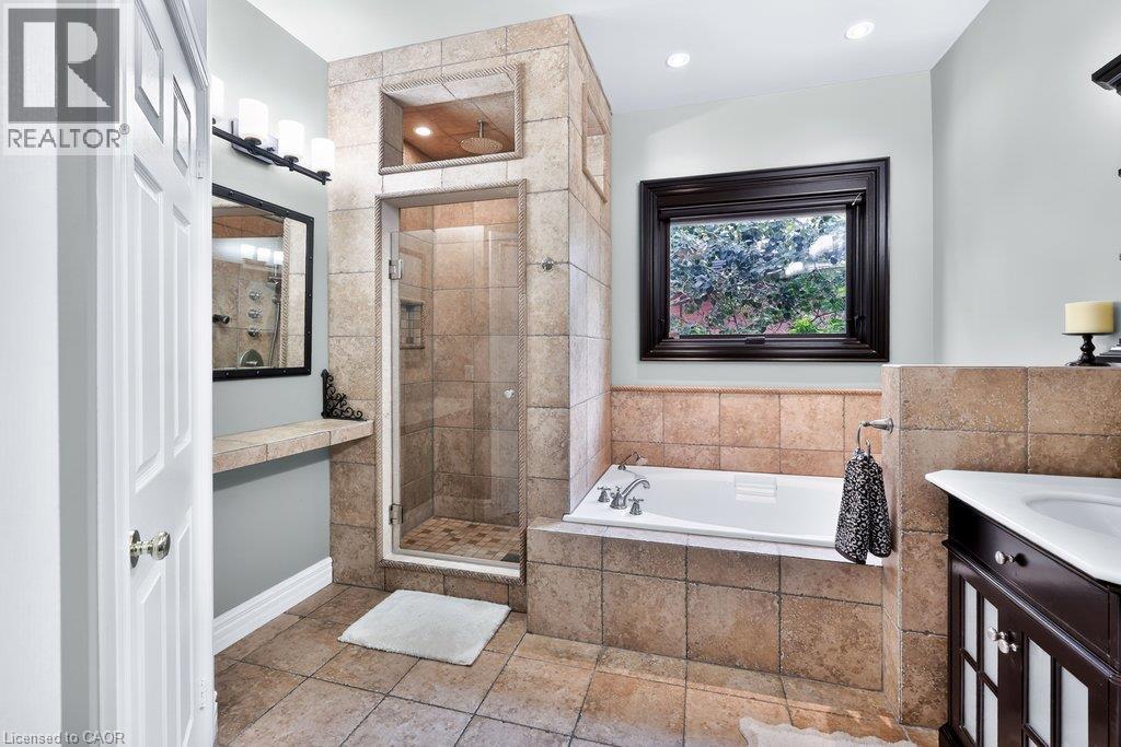 324 Oakridge Court Property Photo 27