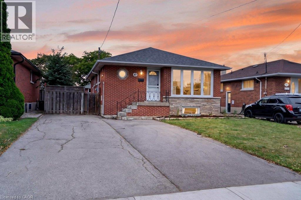 40 Clarendon Avenue Property Photo 1