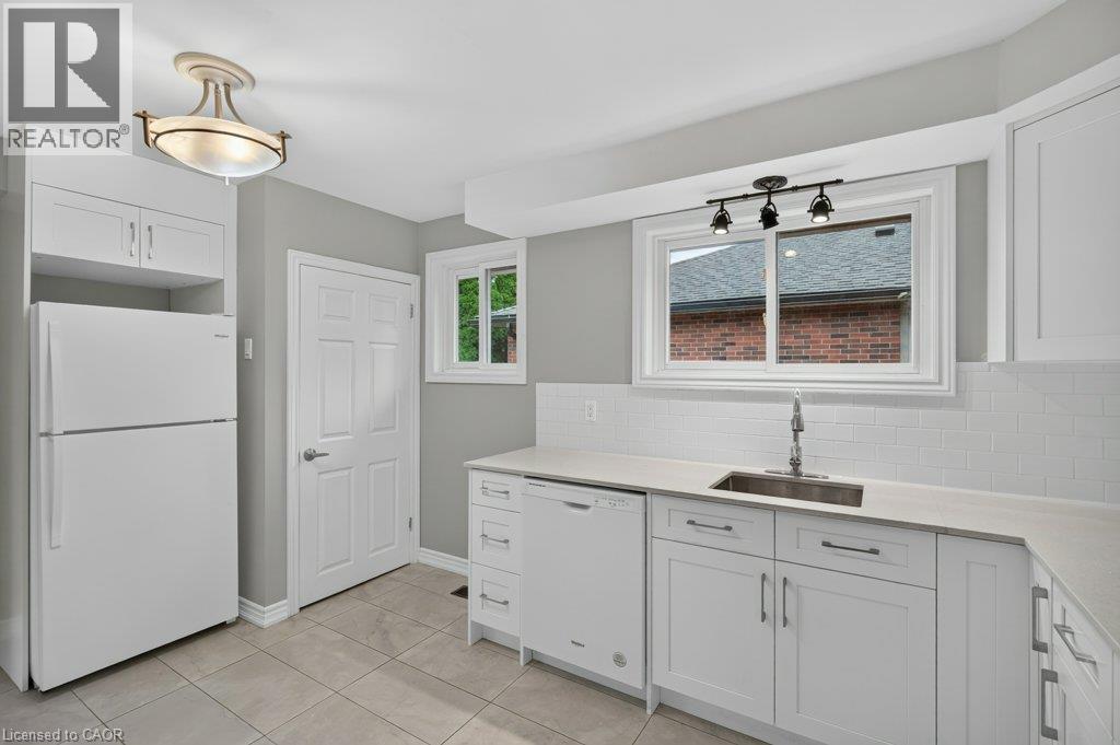 40 Clarendon Avenue Property Photo 9