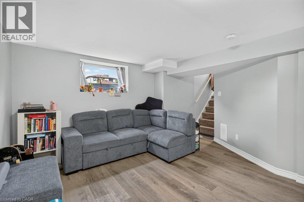 40 Clarendon Avenue Property Photo 29