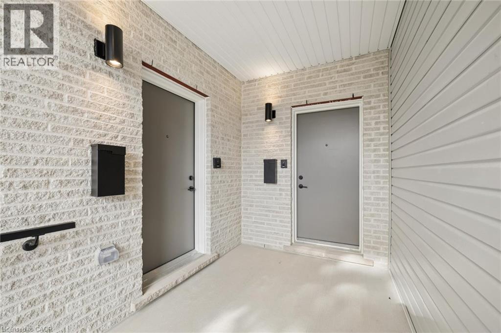 82 Chalmers Street N Property Photo 7