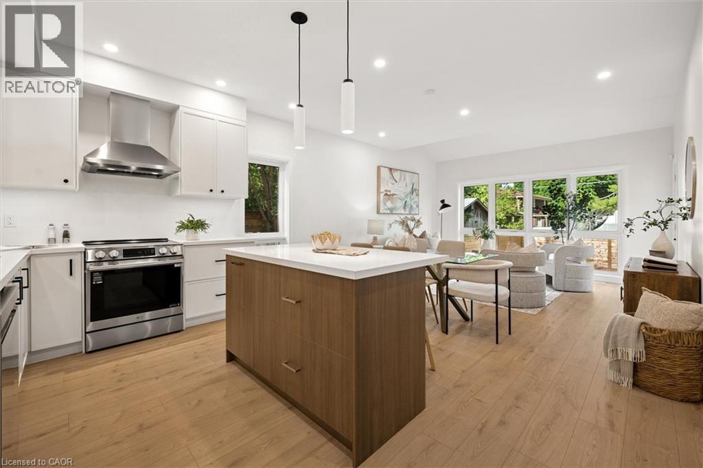 82 Chalmers Street N Property Photo 12
