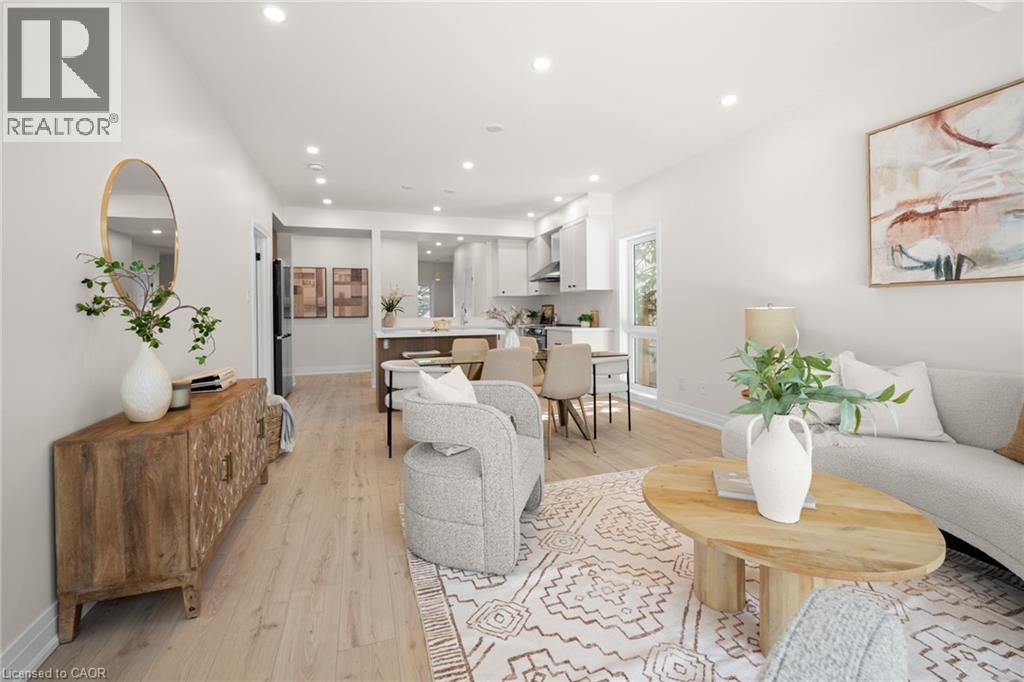 82 Chalmers Street N Property Photo 17