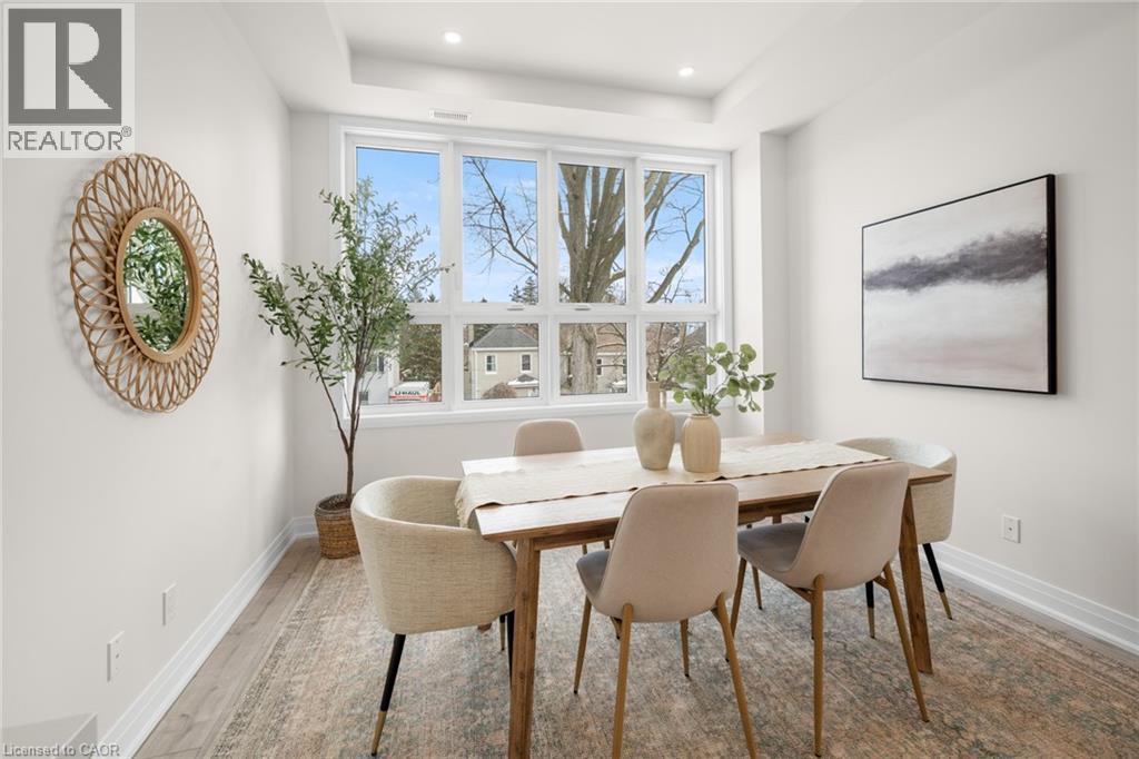 82 Chalmers Street N Property Photo 40