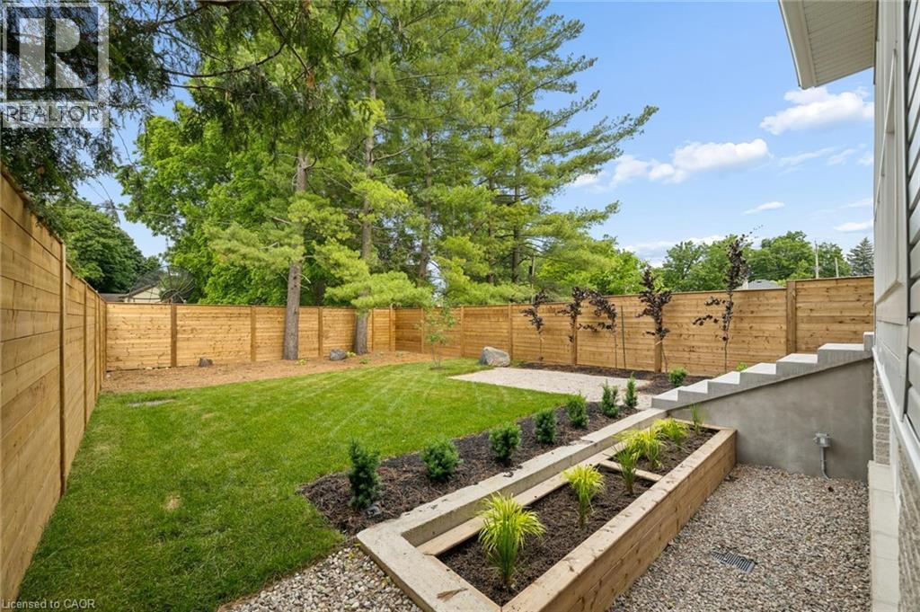 82 Chalmers Street N Property Photo 45