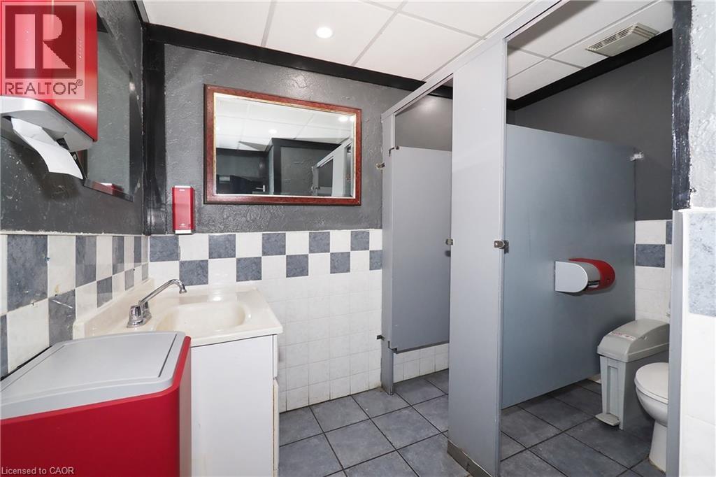 707 E King Street E Property Photo 25