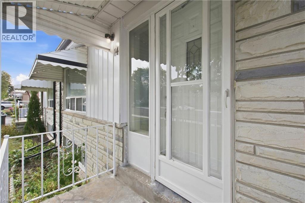 14 Avondale Boulevard Property Photo 4