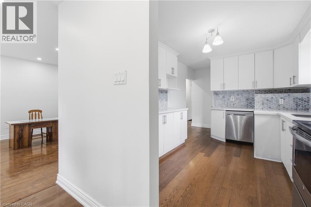 14 Avondale Boulevard Property Photo 8