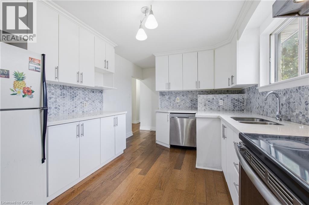 14 Avondale Boulevard Property Photo 9