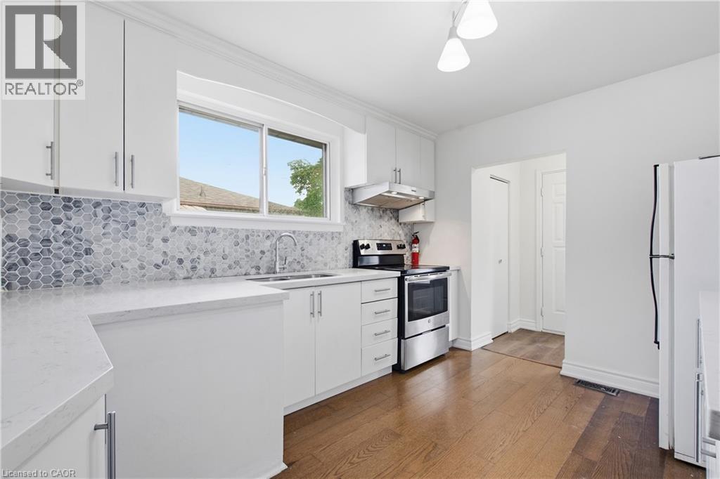 14 Avondale Boulevard Property Photo 10
