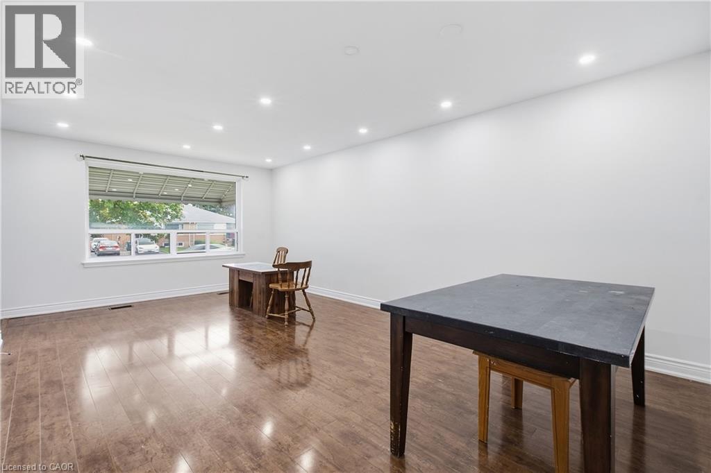 14 Avondale Boulevard Property Photo 13