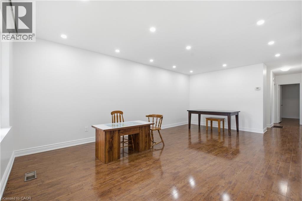 14 Avondale Boulevard Property Photo 14