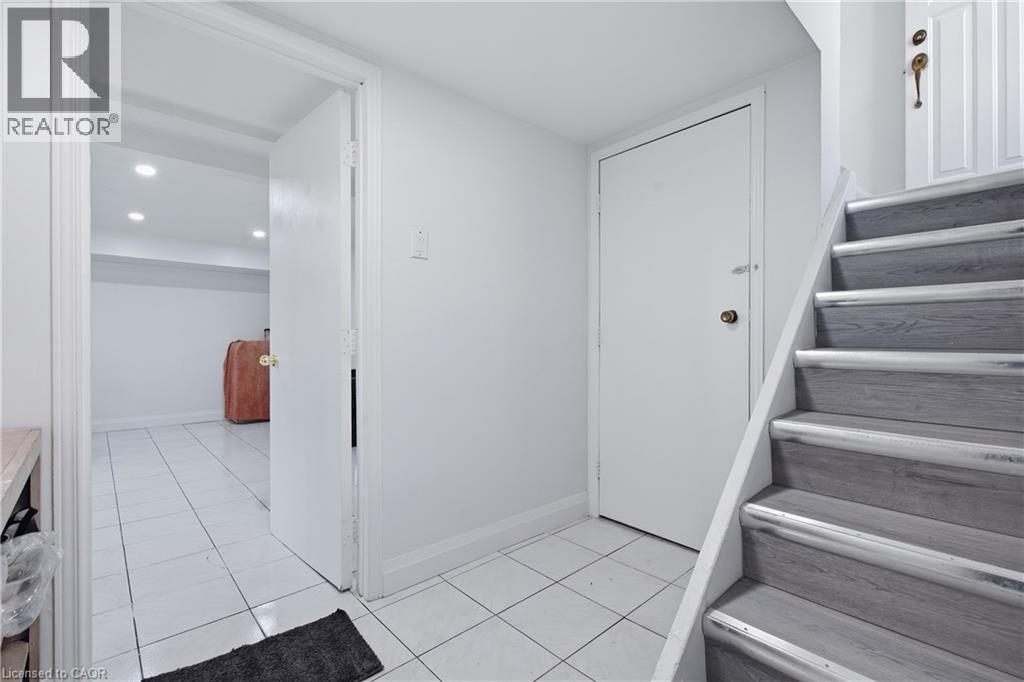 14 Avondale Boulevard Property Photo 27