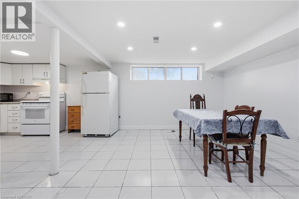 14 Avondale Boulevard Property Photo 29